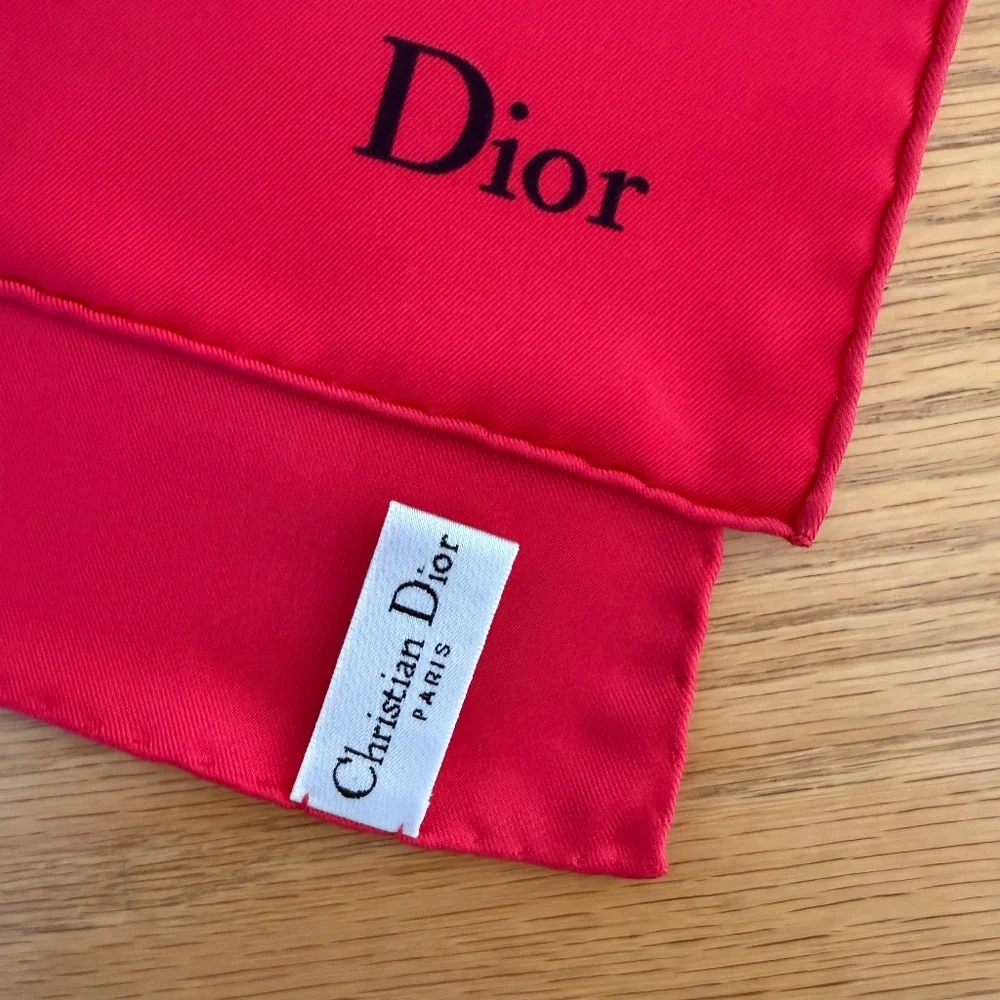 WOMEN'S DESIGNER SCARF
